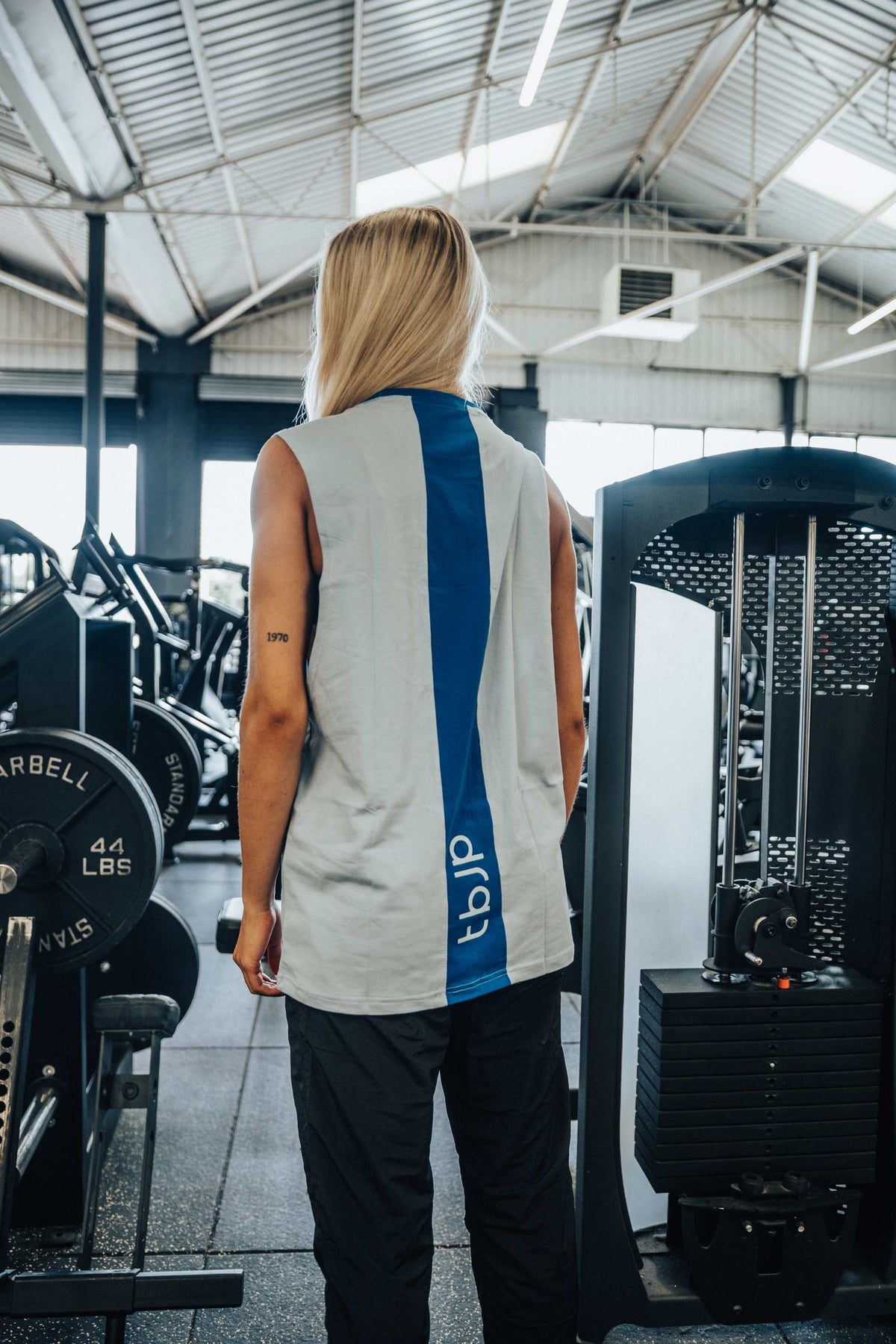 Sleeveless Vest with vertical back stripe, in Baby Blue & Electric Blue